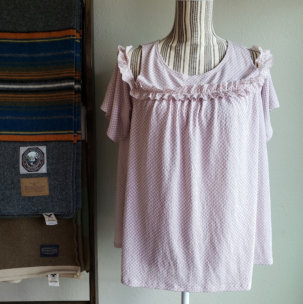 LC Laura Conrad open shoulder top.